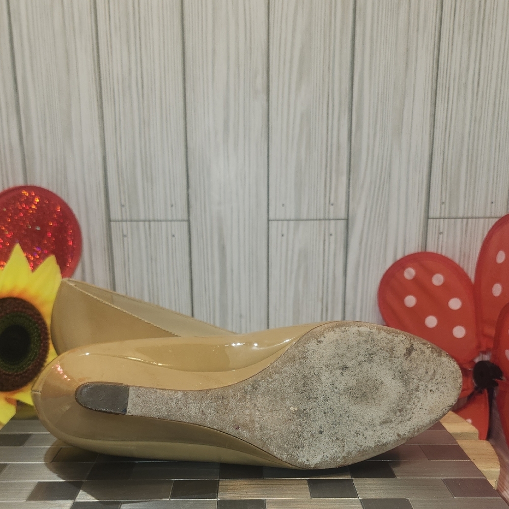 Kate Spade Glossy Beige Flats with Bow - Picture 7 of 10